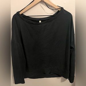 Fabletics pullover in deep navy (pictures black)
